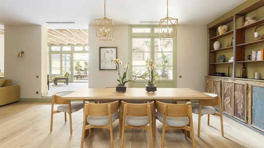 Comedor de Apartamento en venta en Barcelona con Aire acondicionado, Jardín privado y Parquet