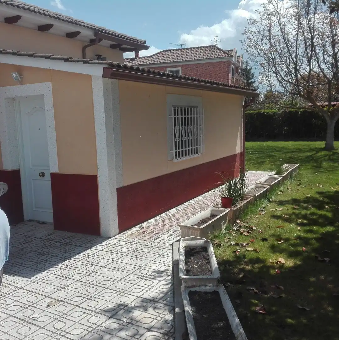 Vista exterior de Casa o chalet en venta en Simancas con Jardín privado, Parquet y Terraza