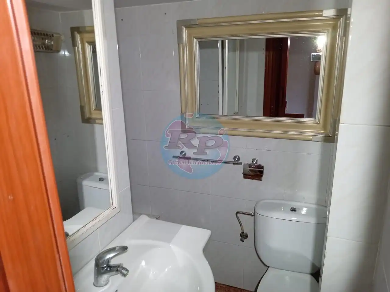 Bathroom of Houses for sale in Bembibre  with Heating