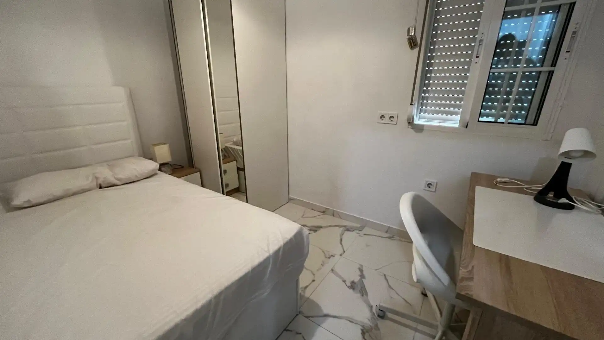 Habitació a Calle SEGRE, El Plantinar – Avda. La Paz - El Juncal