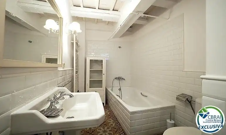 Baño de Finca rústica en venta en Fortià con Aire acondicionado y Calefacción