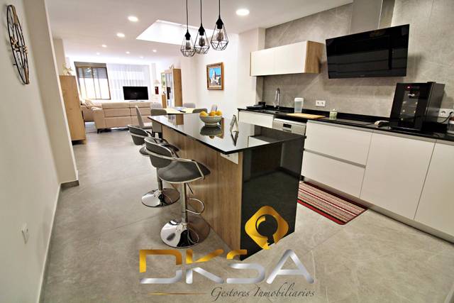 Casa-chalet en Venta en Centro