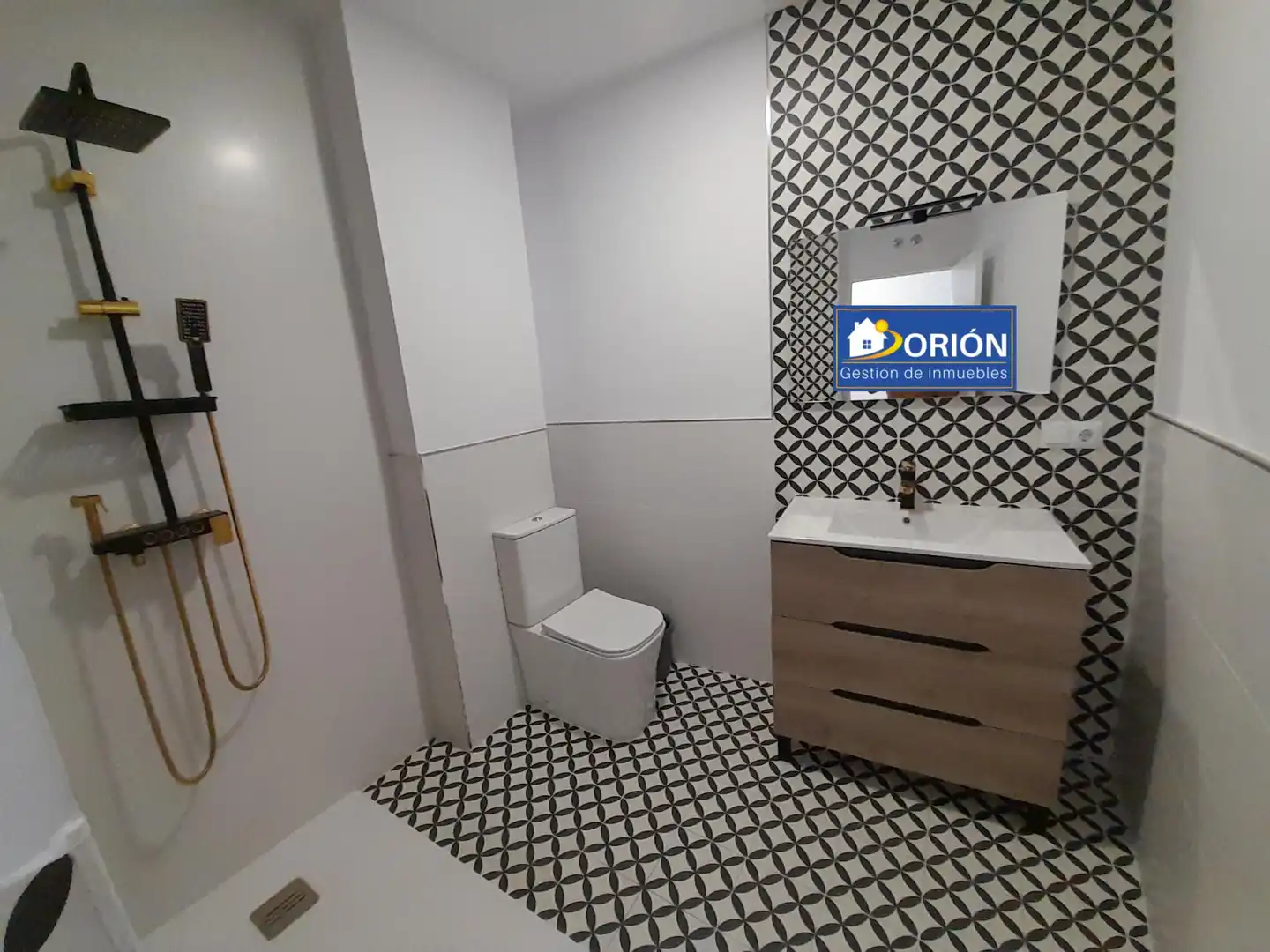 Bathroom of Flat for sale in Ponferrada  with Heating and Terrace