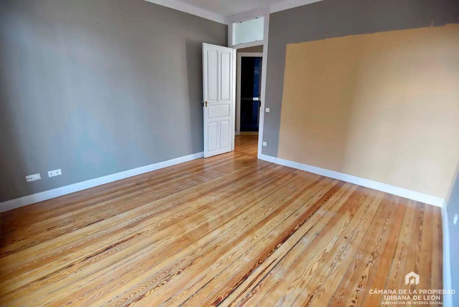 Habitación de Piso de alquiler en León Capital  con Calefacción