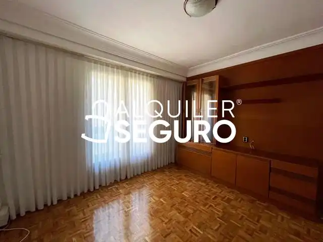 Habitación de Piso de alquiler en  Madrid Capital con Aire acondicionado y Calefacción