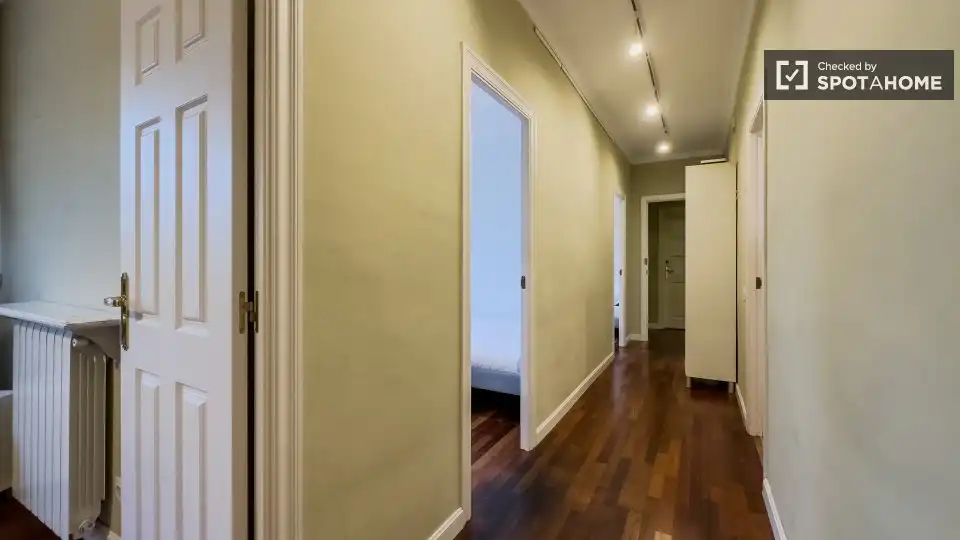 Habitación en La Nova Esquerra de l'Eixample
