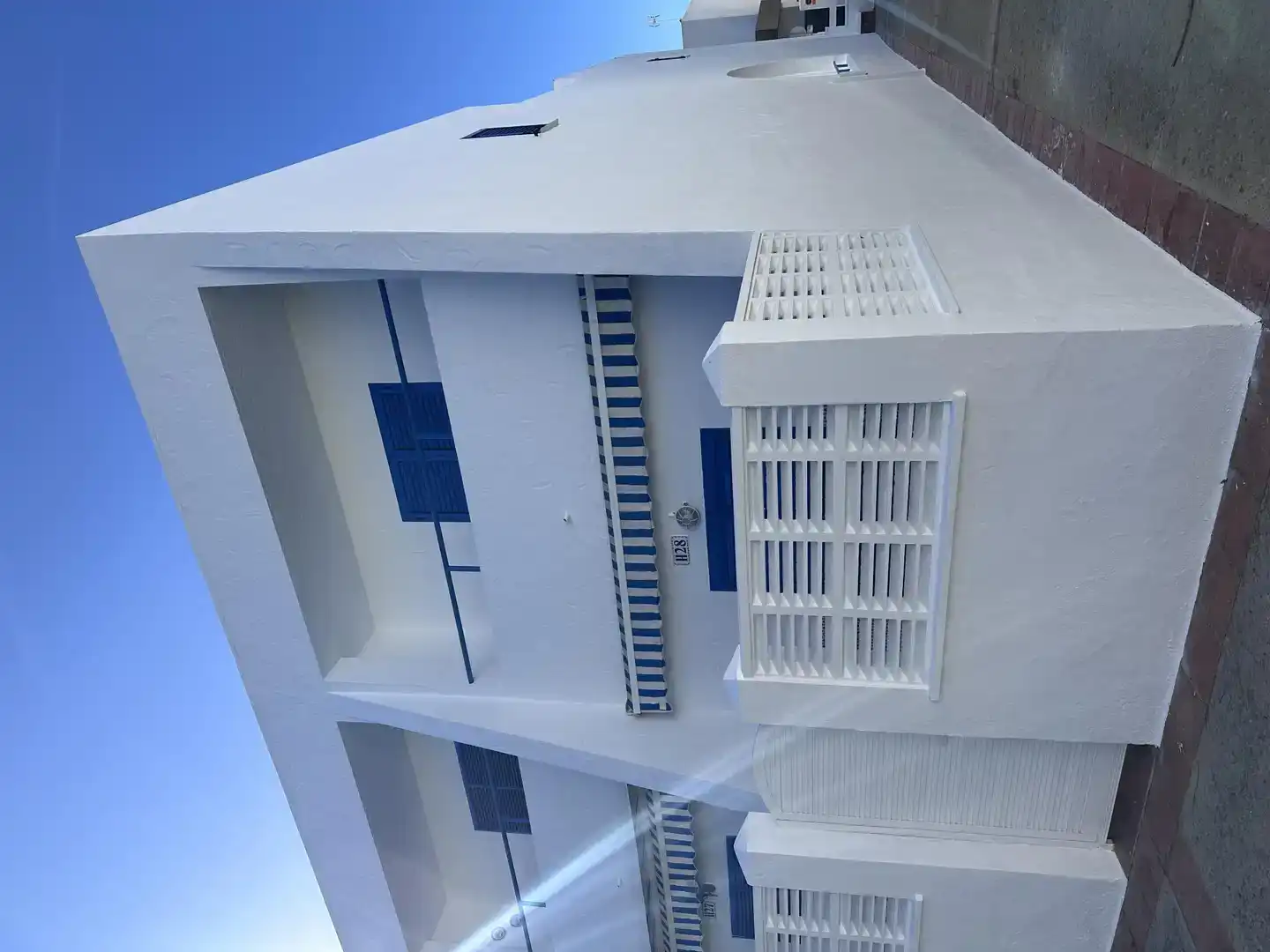 Außenansicht von Maisonette zur Miete in Chiclana de la Frontera mit Schwimmbad und Balkon