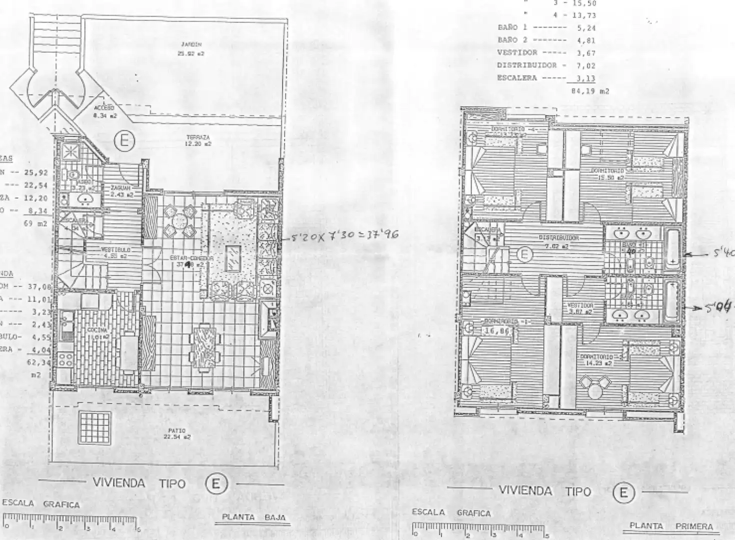 Casa adosada en venta en Barañáin / Barañain con Calefacción, Jardín privado y Parquet