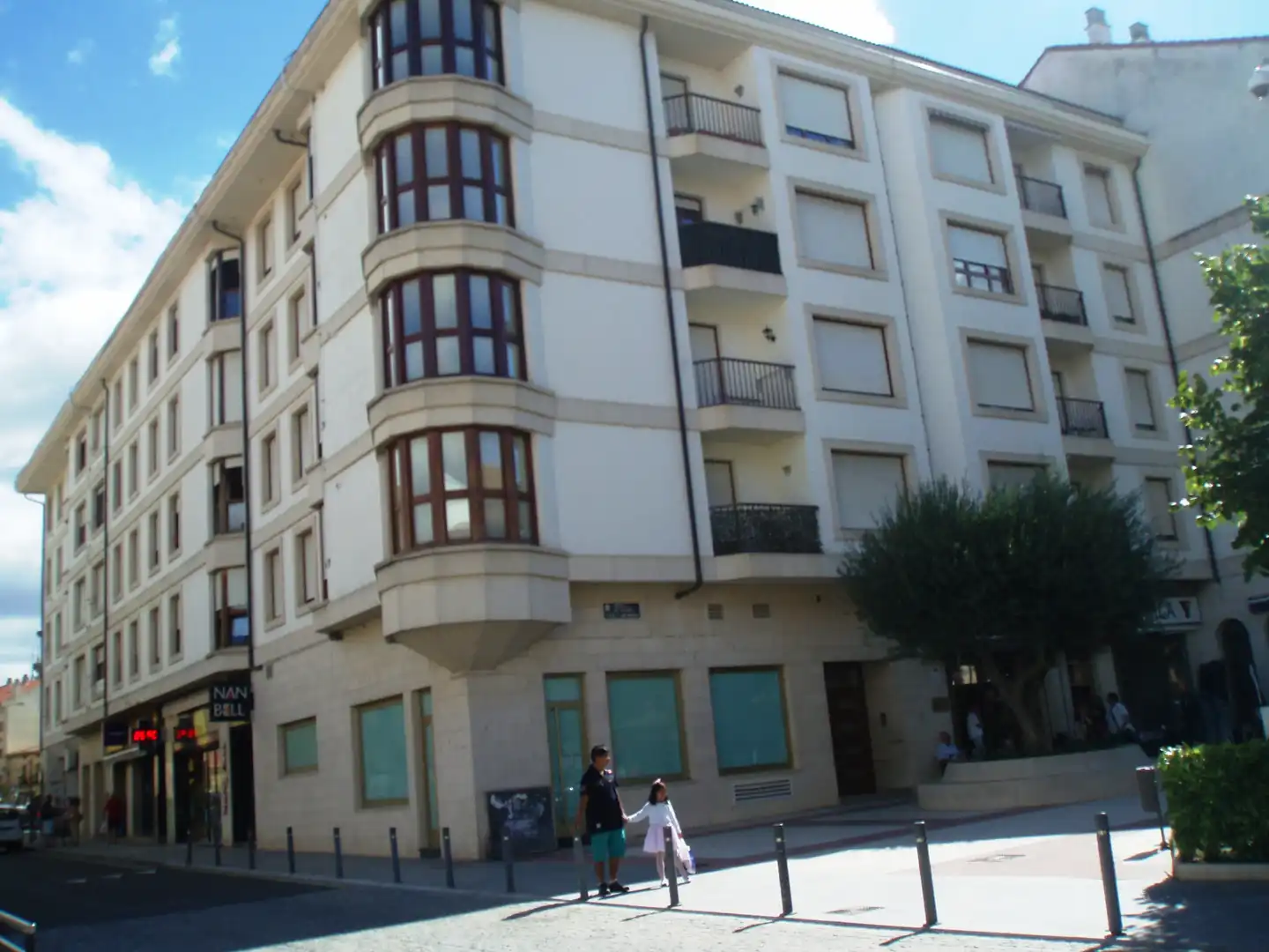 Individuale con ascensore in vendita a Avenida La Rioja 6