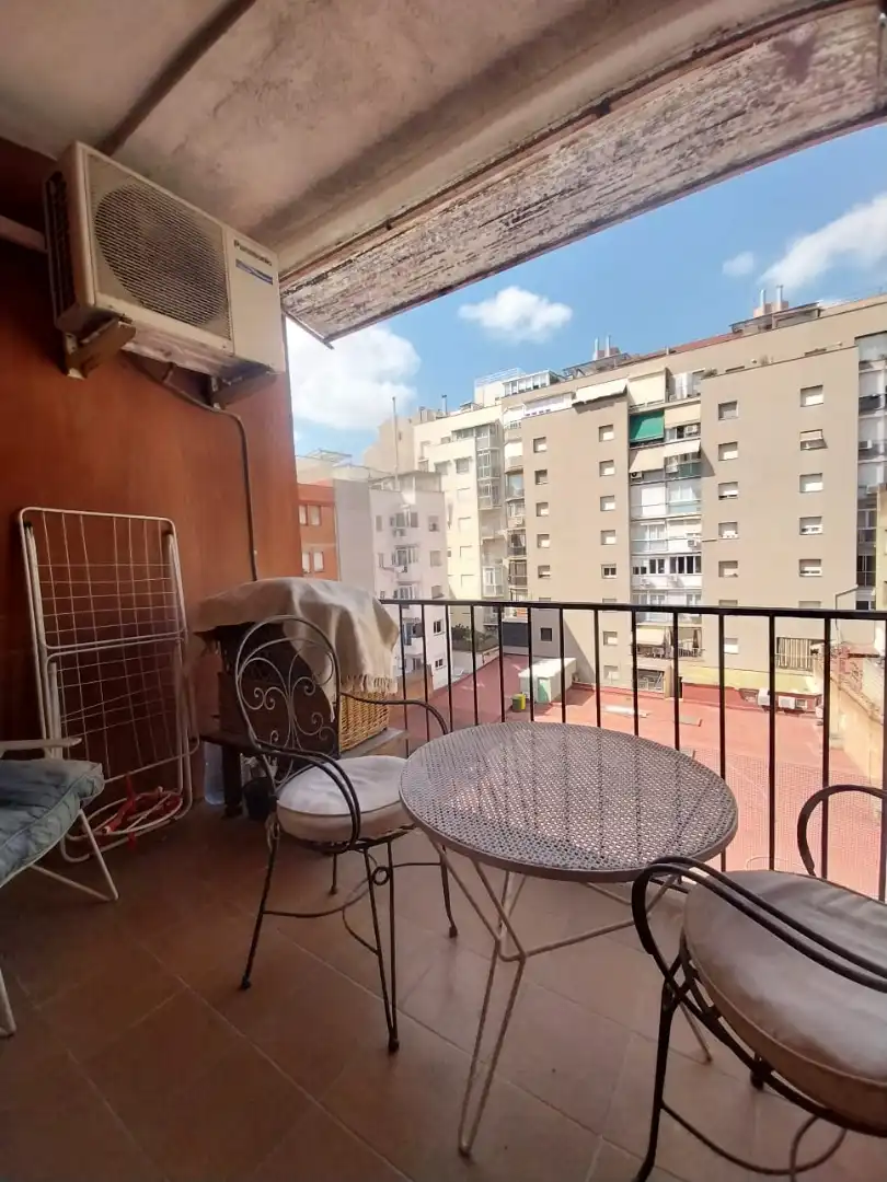Terrassa de Pis en venda en Barcelona amb Aire condicionat i Balcó