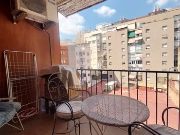 Appartamento con balcone in vendita a Carrer de Galileu