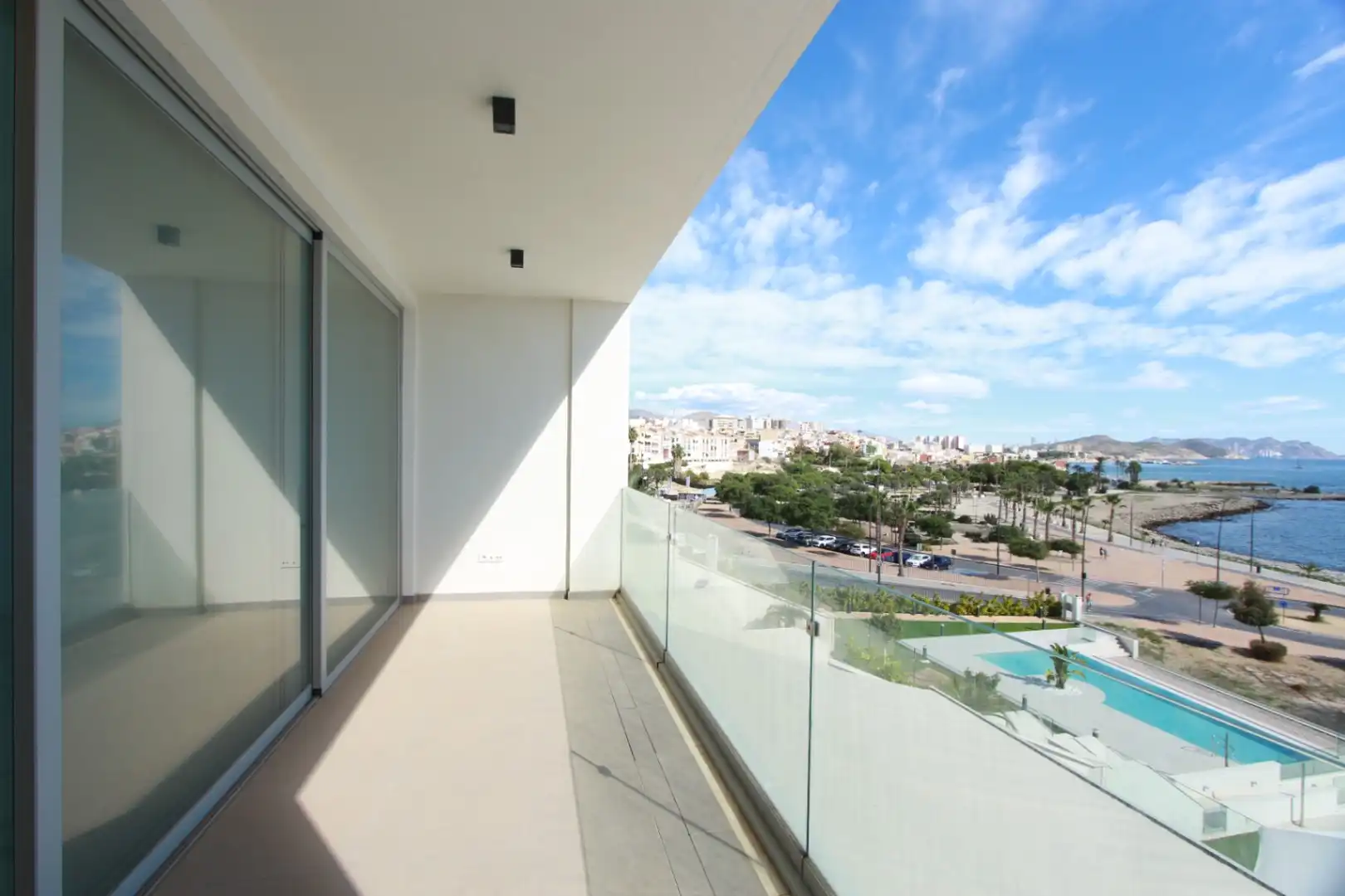 Außenansicht von Wohnungen zum Verkauf in Villajoyosa / La Vila Joiosa mit Klimaanlage, Privatgarten und Terrasse
