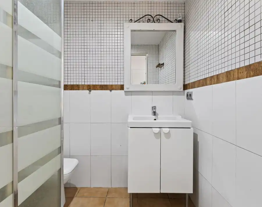 Baño de Piso en venta en Fuengirola con Amueblado, Horno y Lavadora