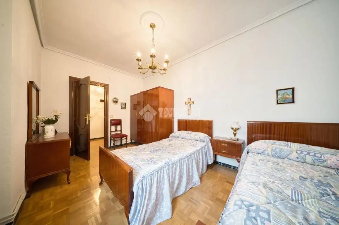 Habitación de Piso en venta en Valladolid con Calefacción, Parquet y Terraza