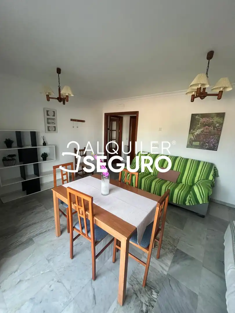 Living room of Flat for rent in Granada  with Air Conditioner and Furnished