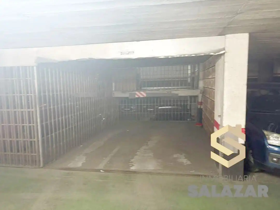 Parking de Piso en venta en Bilbao  con Calefacción, Terraza y Trastero