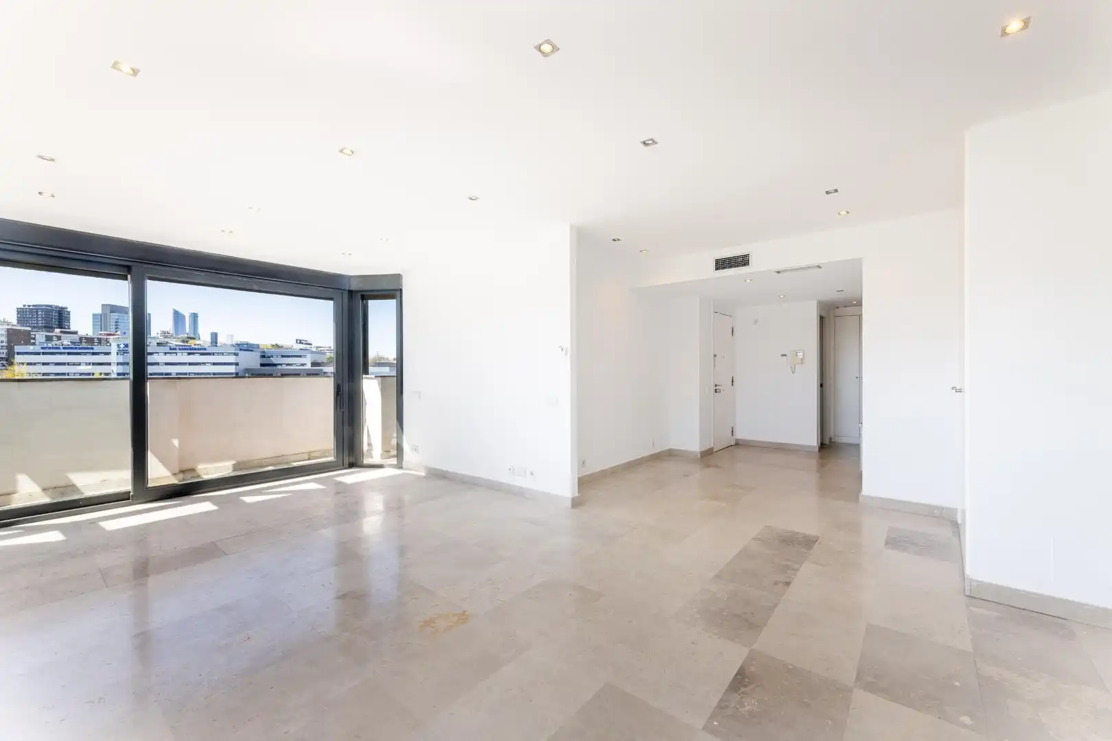 Ático en venta en Madrid con Aire acondicionado, Calefacción y Terraza