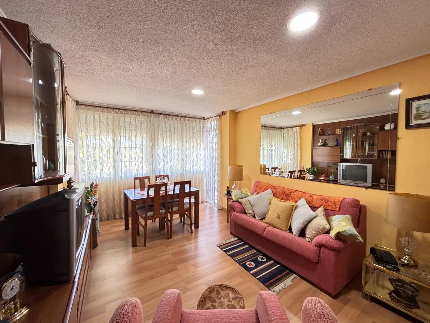 Sala de estar de Piso en venta en Madrid con Calefacción, Terraza y Amueblado