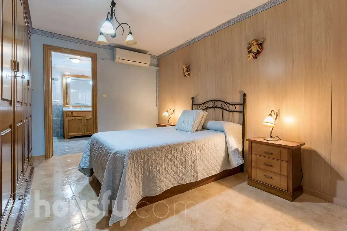 Habitación de Casa o chalet en venta en Valdepeñas de Jaén con Aire acondicionado y Amueblado