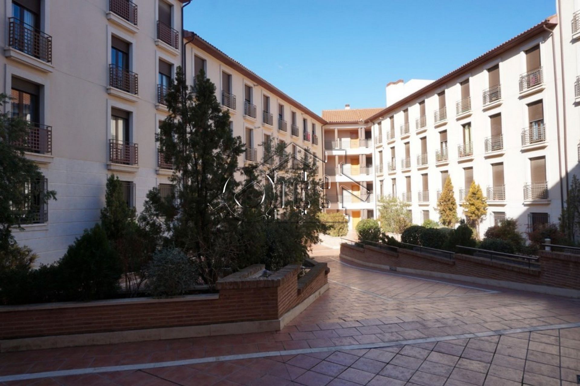 Vista exterior de Pis en venda en Ocaña amb Calefacció, Parquet i Traster