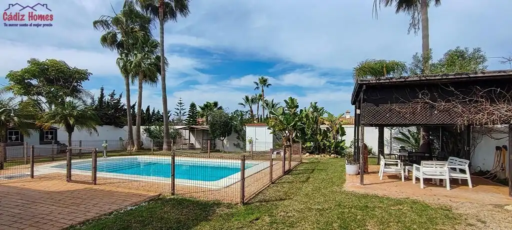 Exterior view of Houses for sale in Chiclana de la Frontera  with Air Conditioner, Heating and Private garden