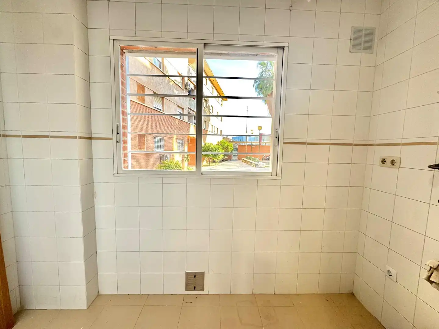 Baño de Piso en venta en Gandia con Terraza