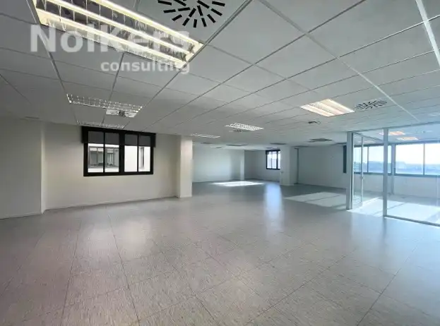 Office for rent in L'Hospitalet de Llobregat  with Air Conditioner and Heating
