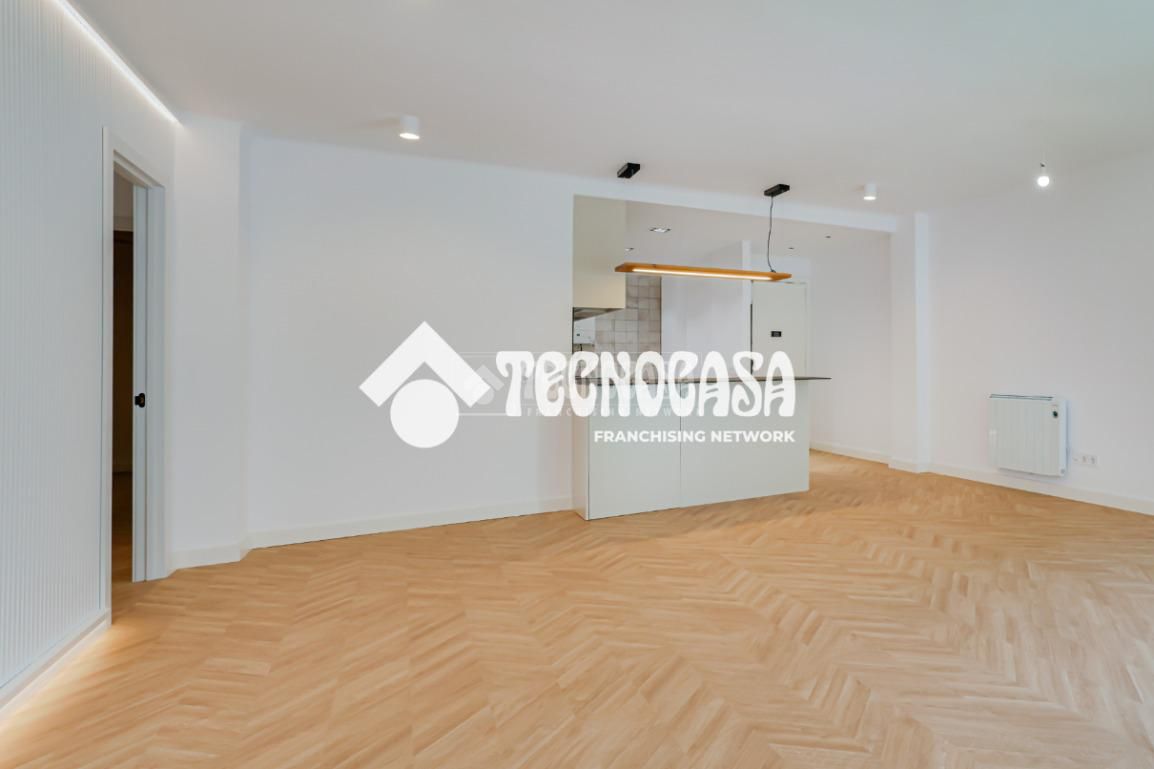 Flat for sale in Sant Adrià de Besòs  with Air Conditioner, Heating and Parquet flooring