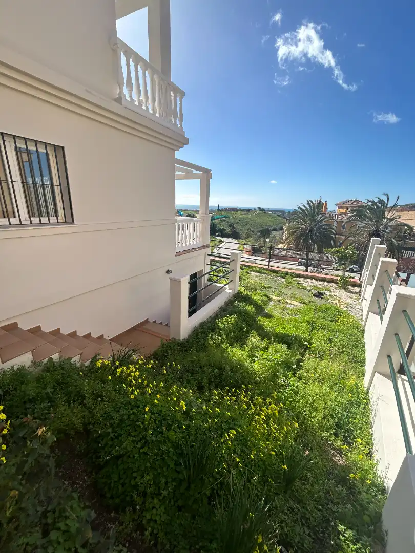 Jardí de Casa adosada en venda en Vélez-Málaga amb Aire condicionat, Calefacció i Jardí privat