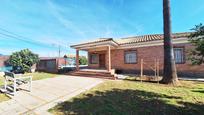 Exterior view of House or chalet for sale in  Córdoba Capital  with Air Conditioner, Heating and Private garden