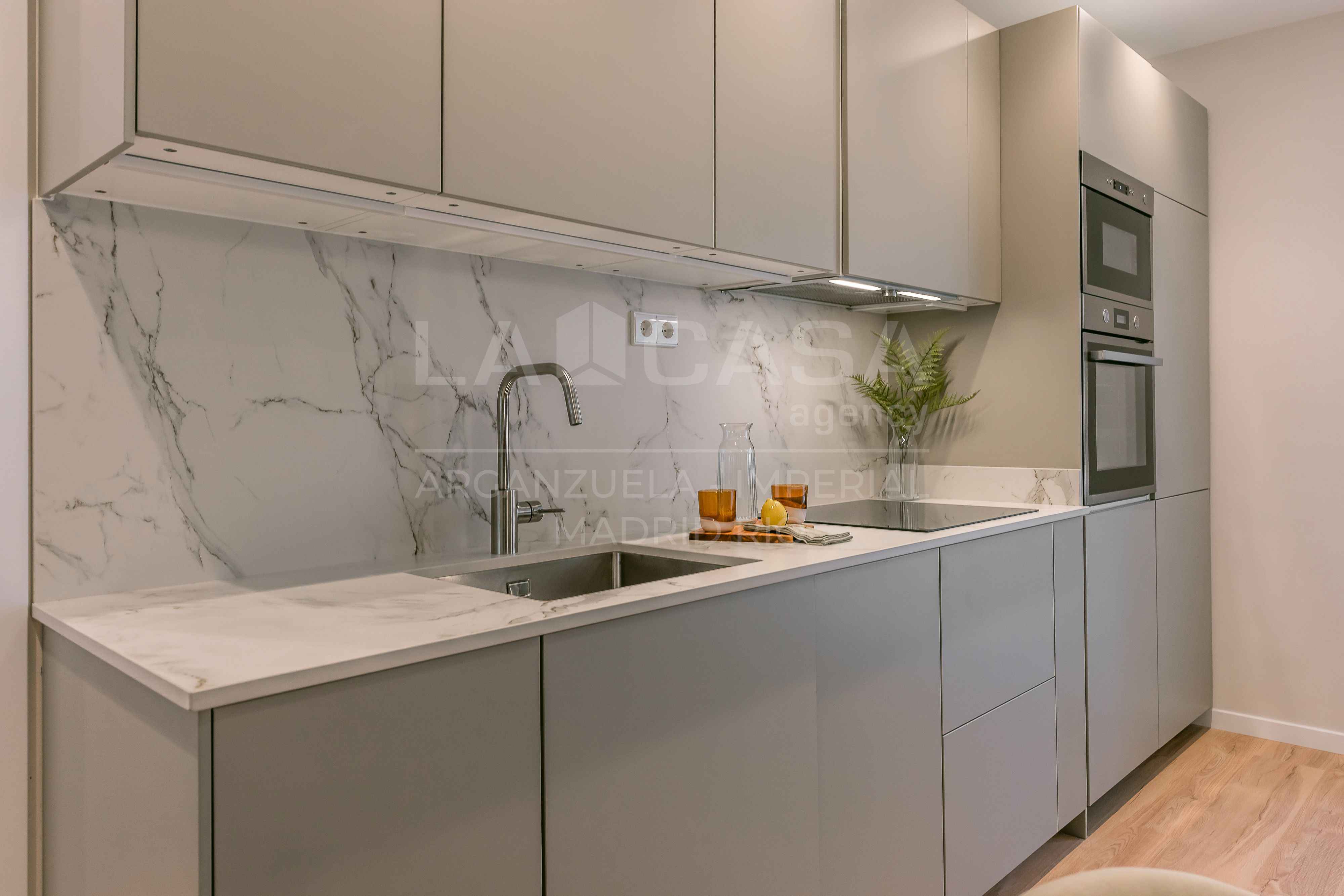 Kitchen of Flat for sale in  Madrid Capital  with Heating and Terrace