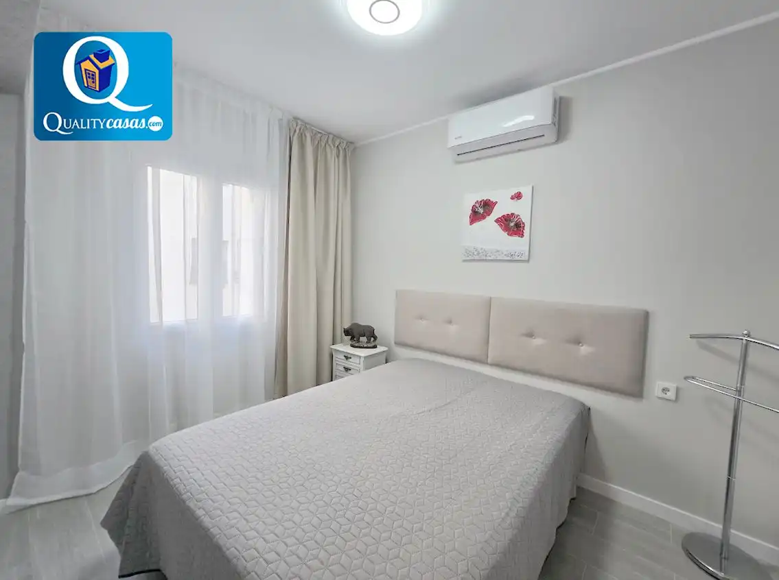 Habitación de Apartamento en venta en Alicante / Alacant con Aire acondicionado