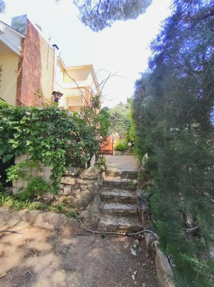 Jardí de Casa o xalet en venda en Villa del Prado amb Aire condicionat, Calefacció i Jardí privat