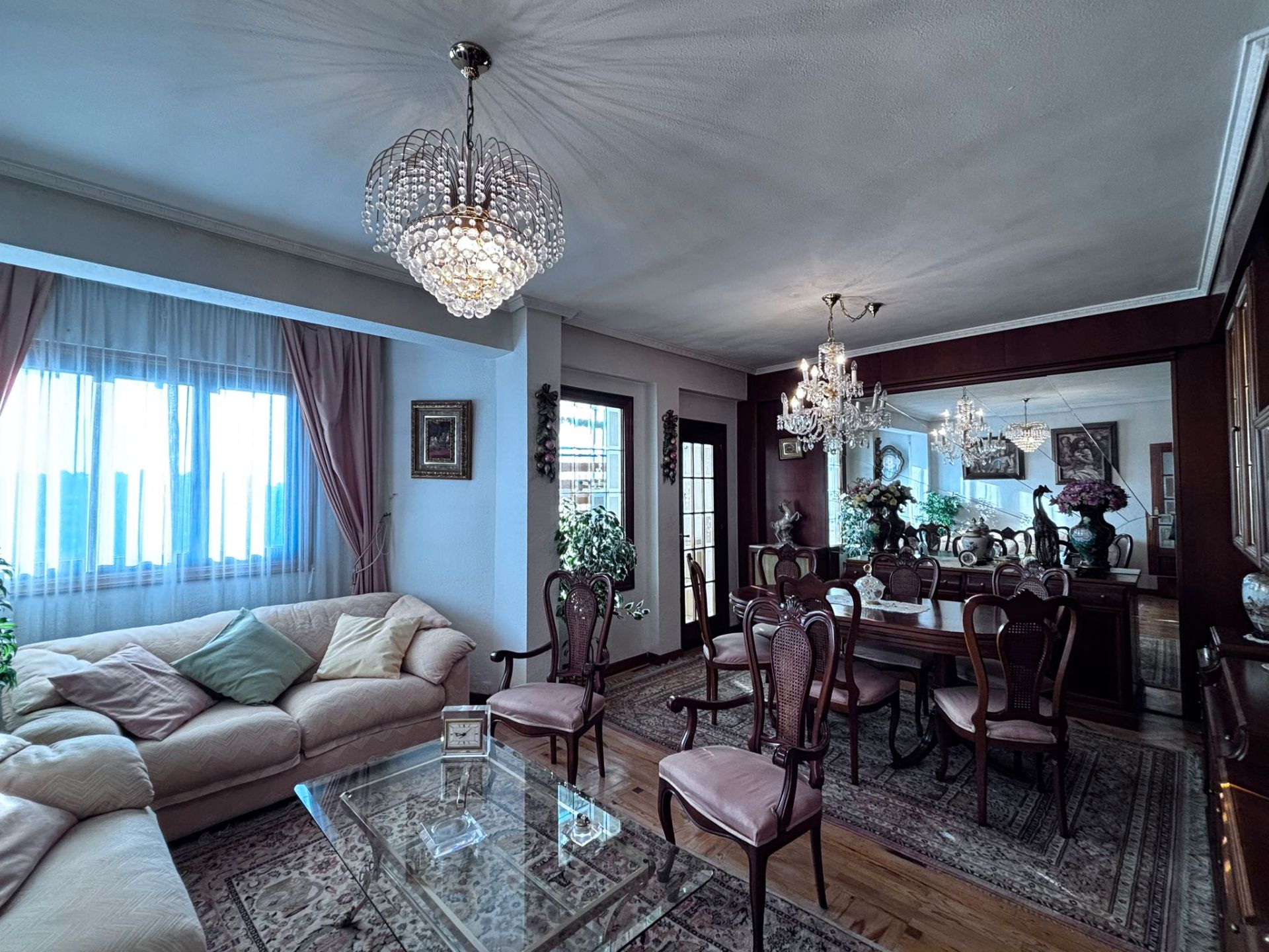 Menjador de Pis en venda en Burgos Capital amb Calefacció i Terrassa