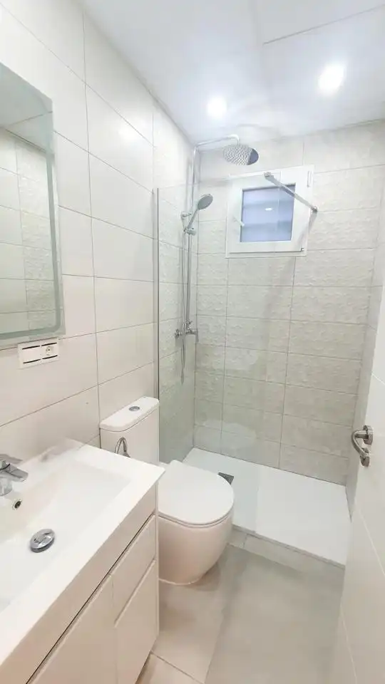 Baño de Dúplex en venta en Madrid con Aire acondicionado y Calefacción