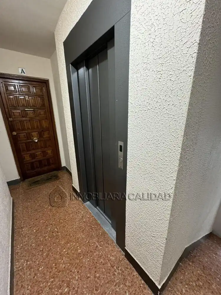 Piso de alquiler en Burgos con Calefacción, Terraza y Amueblado