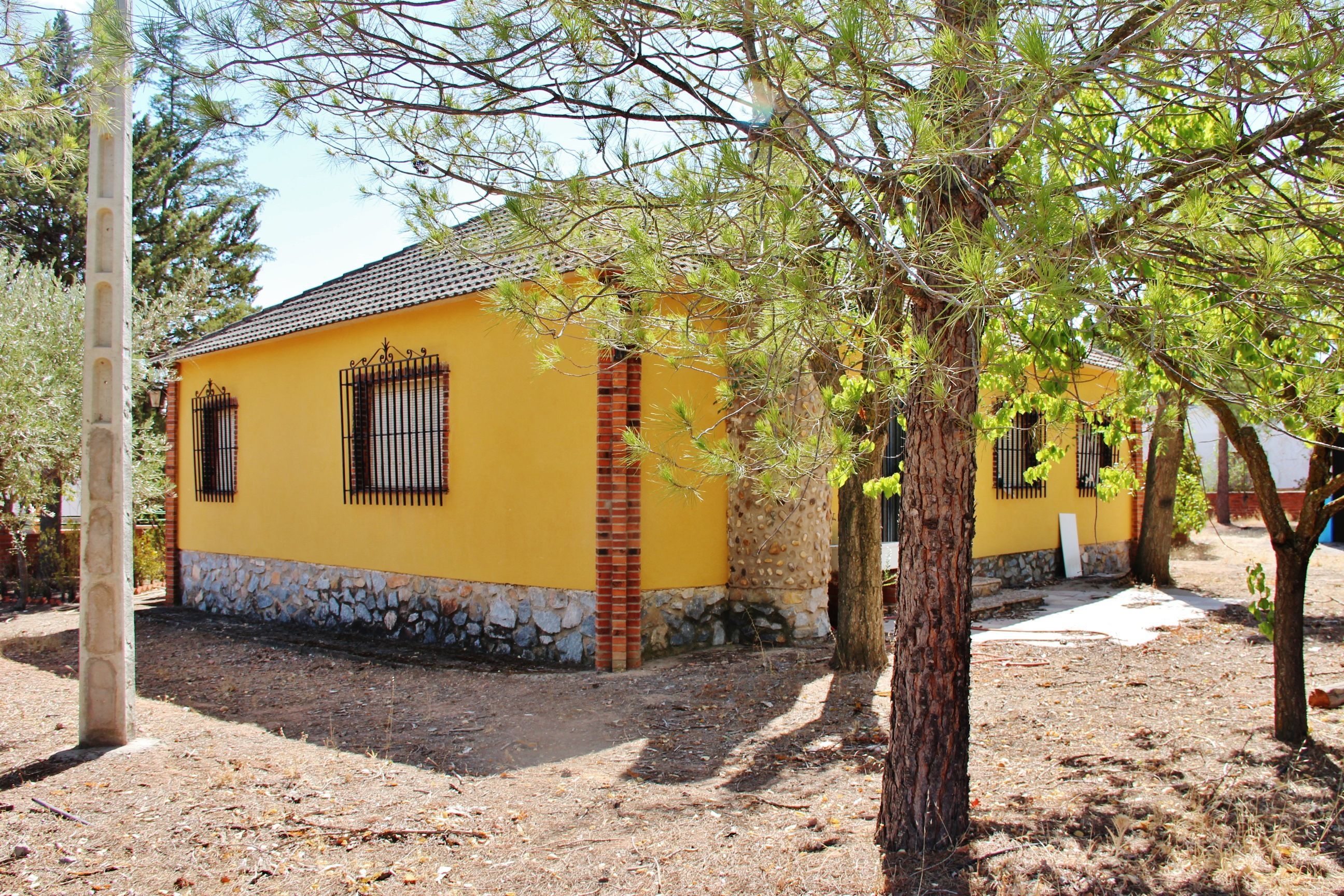 Exterior view of Country house for sale in Villafranca de los Caballeros  with Heating, Private garden and Terrace