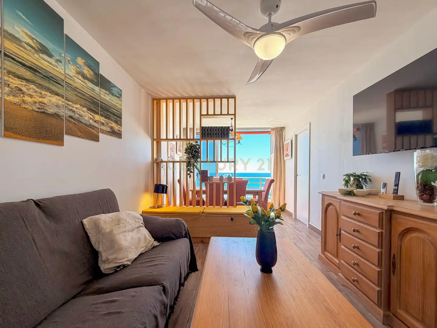 Living room of Flat for rent in El Campello  with Air Conditioner, Oven and Washing machine