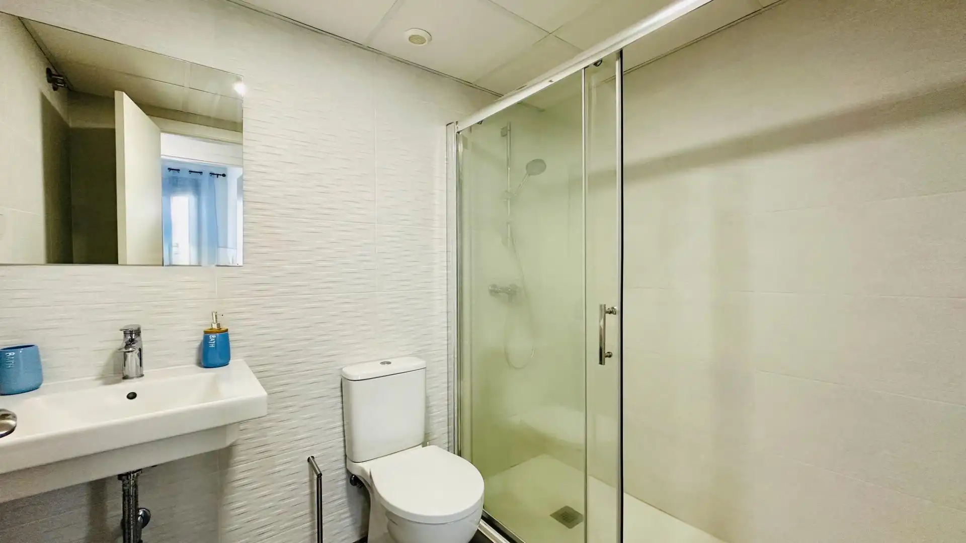 Baño de Apartamento de alquiler en Finestrat con Aire acondicionado, Calefacción y Terraza