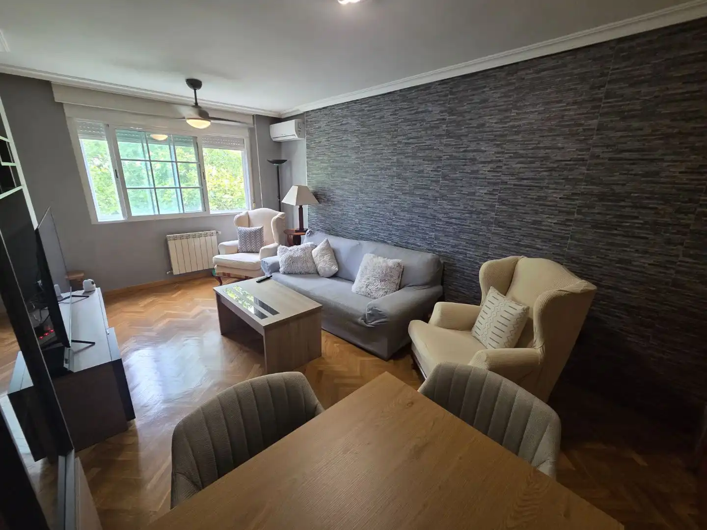 Living room of Flat for sale in Coslada  with Air Conditioner, Heating and Parquet flooring