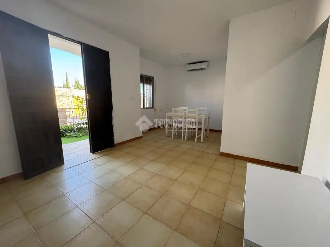 Vista exterior de Casa adosada en venda en Écija