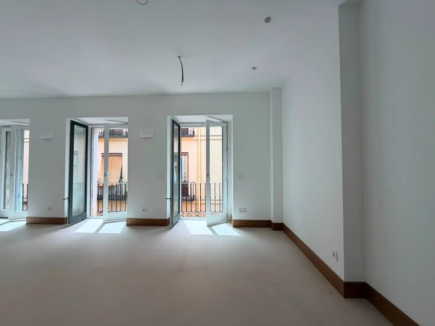 Living room of Flat for sale in Madrid  with Air Conditioner, Heating and Balcony