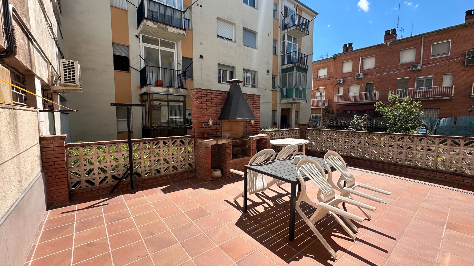 Terrassa de Planta baixa en venda en Sant Joan Les Fonts amb Calefacció, Terrassa i Traster