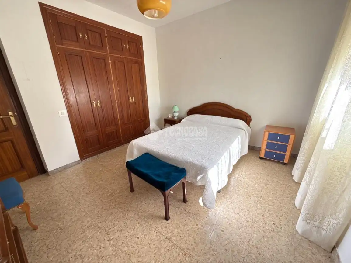 Habitación de Casa adosada en venta en Lucillos con Balcón