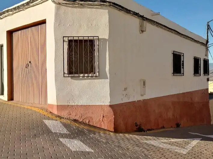 Vista exterior de Local en venda en Alhama de Almería