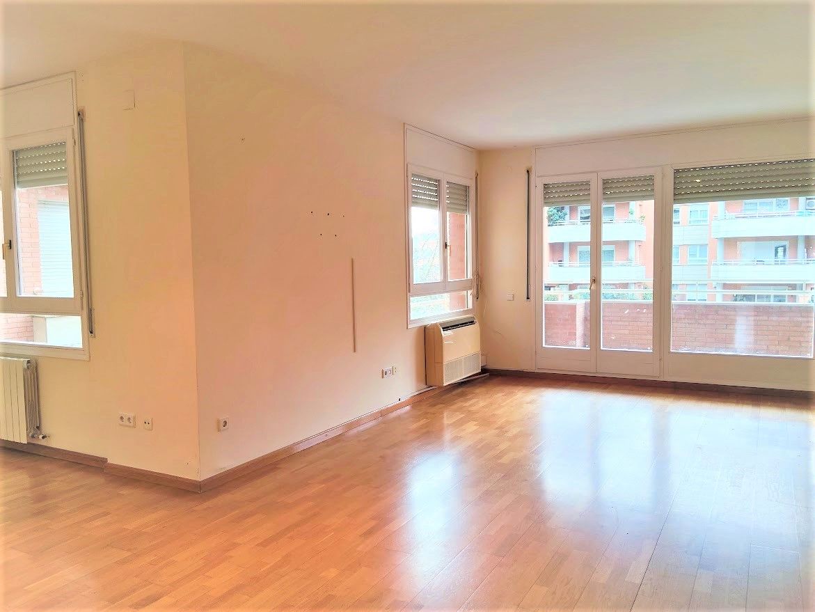 Piso de alquiler en Carrer Joc de la Bola, Joc de la Bola - Camps d'Esports