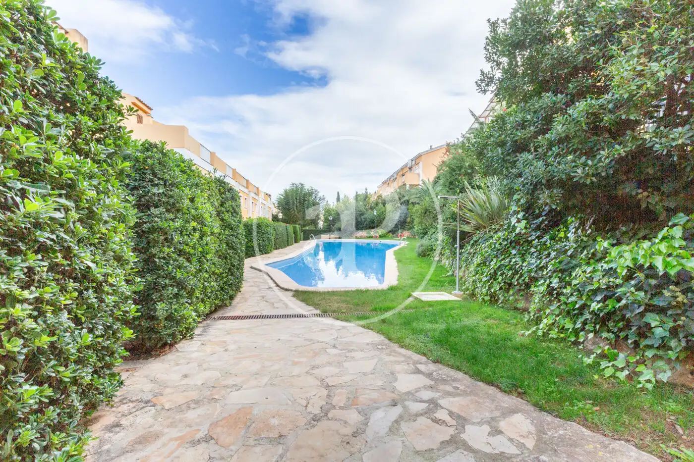 Jardín de Casa adosada en venta en Chiva con Aire acondicionado, Calefacción y Jardín privado