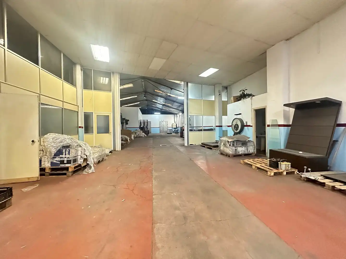 Nau industrial de lloguer en Santiago de Compostela 