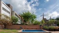 Swimming pool of House or chalet for sale in  Barcelona Capital  with Air Conditioner, Heating and Private garden