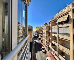 Vista exterior de Apartament de lloguer en Torrevieja amb Aire condicionat, Terrassa i Balcó